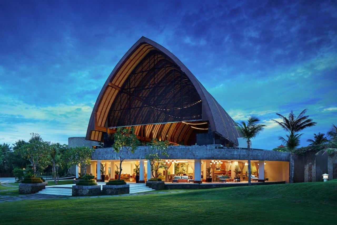 努沙杜瓦梅鲁萨卡酒店 外观 照片 The resort's lobby
