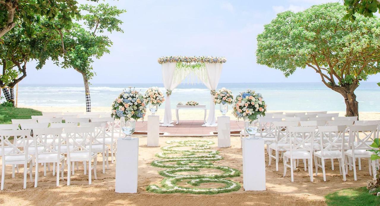 努沙杜瓦梅鲁萨卡酒店 外观 照片 A beach wedding